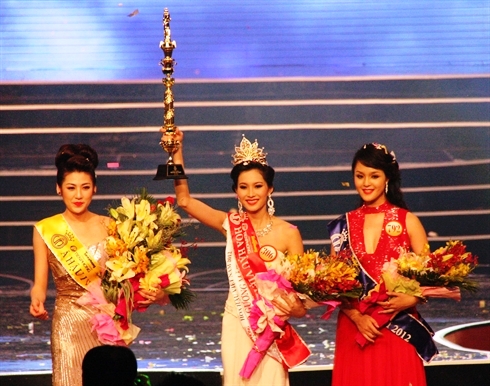 Dang Thu Thao sacrée Miss Vietnam 2012